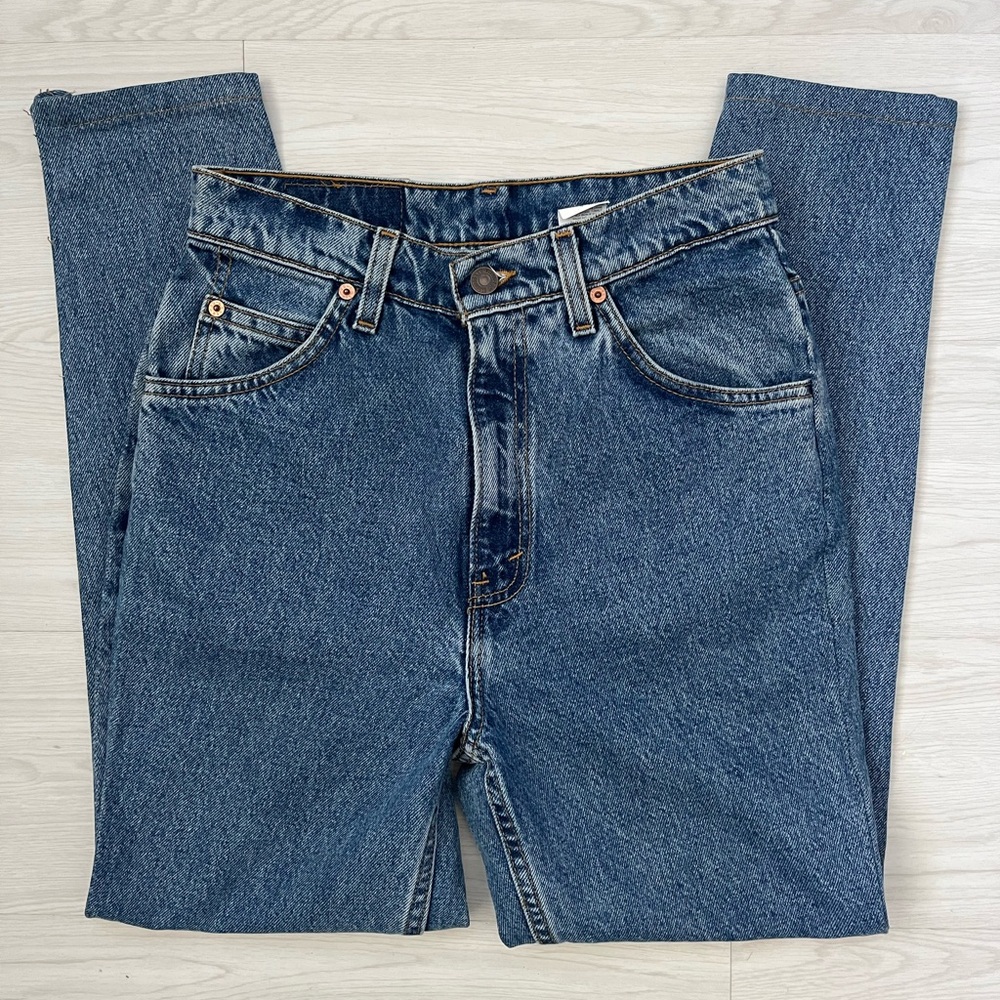 Levi's tappered fit denim jeans size 8 Med women